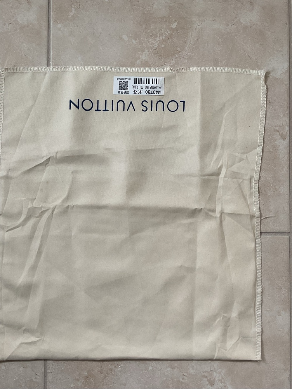 Louis Vuitton Cream Dust Bag with Navy Logo - Picture 9 of 9